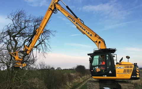 boomknipschaar-ks850-aan-rupsmachine