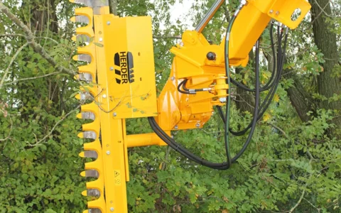 heavy-pruning-lopper-herder-1