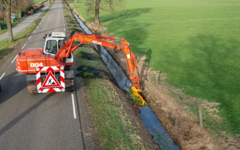 herder-mowing-bucket-2