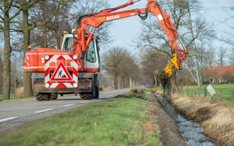 herder-mowing-bucket-3