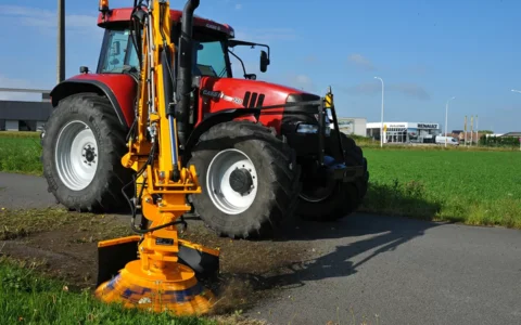 herder-weed-brusher-grenadier-mowing-arm