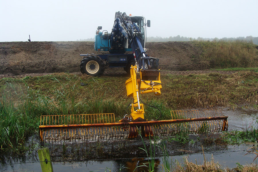 Rotating tipping bucket Excavator