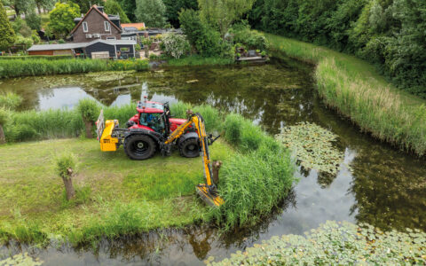 Herder droneshot water CYMK